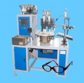 Automatic screw fitting machine for glasses